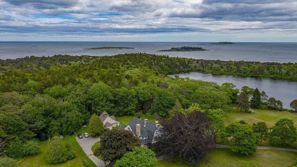 Foto 2 von 53: Waterfront Estate in Popham Beach