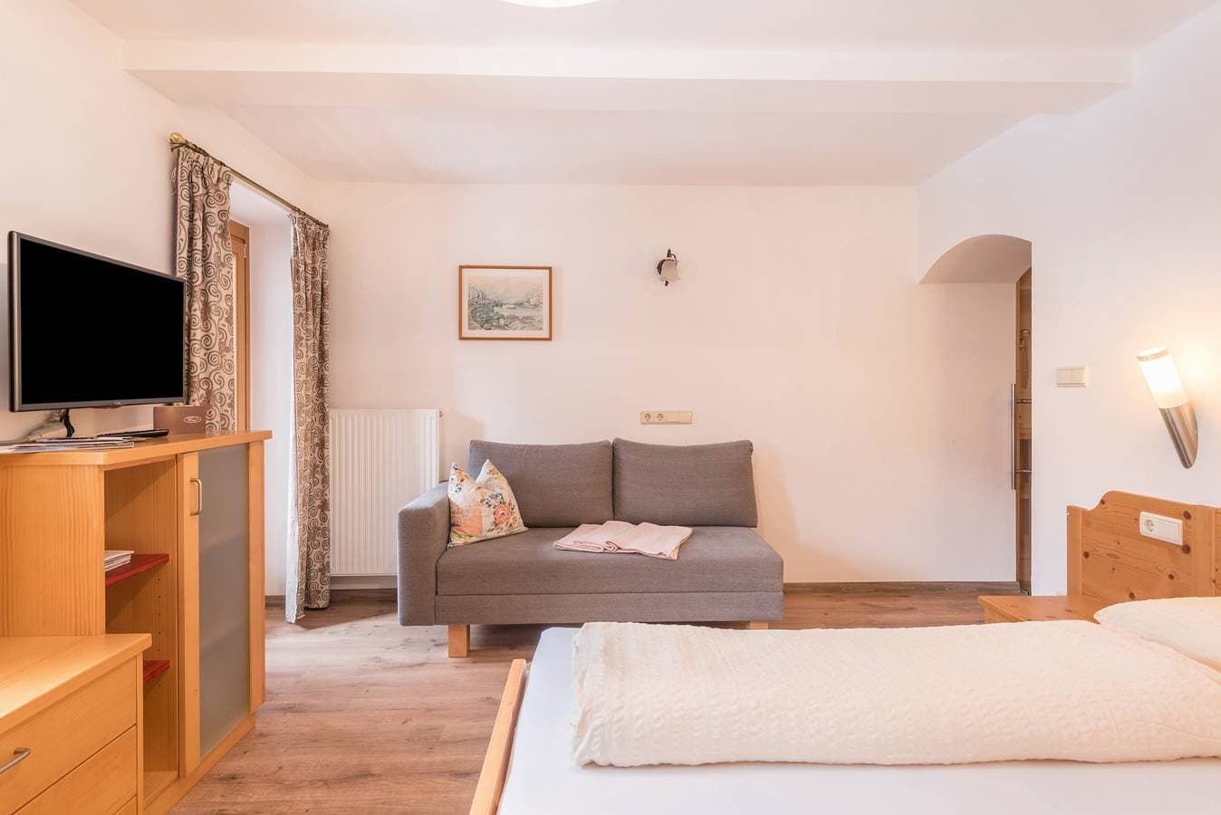 Foto 4 von 22: Gemütliche Ferienwohnung "Euringer Villa Erna" mit Blick auf die Berge