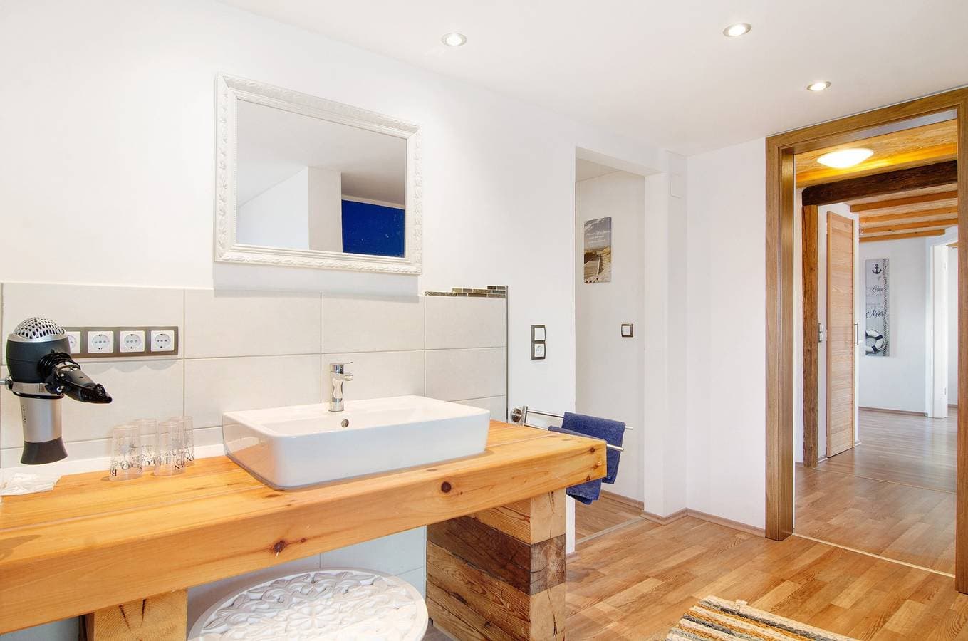 Foto 10 von 21: Ferienwohnung 'Schönfeld' mit Privatterrasse und WLAN