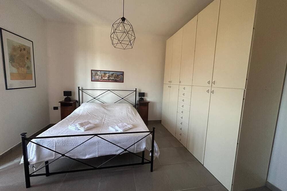 Foto 4 von 15: Langhe da Cartolina Accommodation with 6 beds plus a crib.