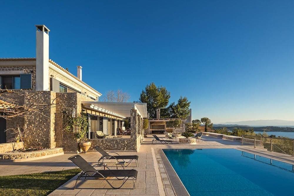Abgelegene, wunderschöne Villa mit privatem Pool und Tennisplatz 1