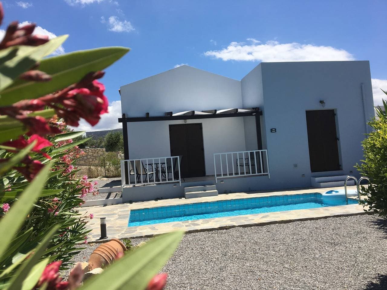 Foto 2 von 58: Villa in Kirianna mit privatem Pool