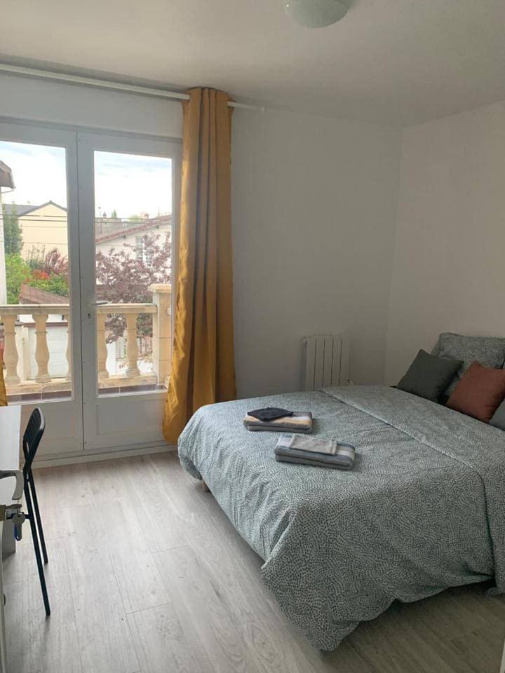 Foto 7 von 8: Double Room with Shared Bathroom