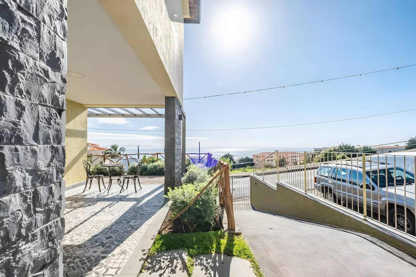 Foto 7 von 23: Studio-Apartment 'Ocean View Rock House' mit Balkon und WLAN