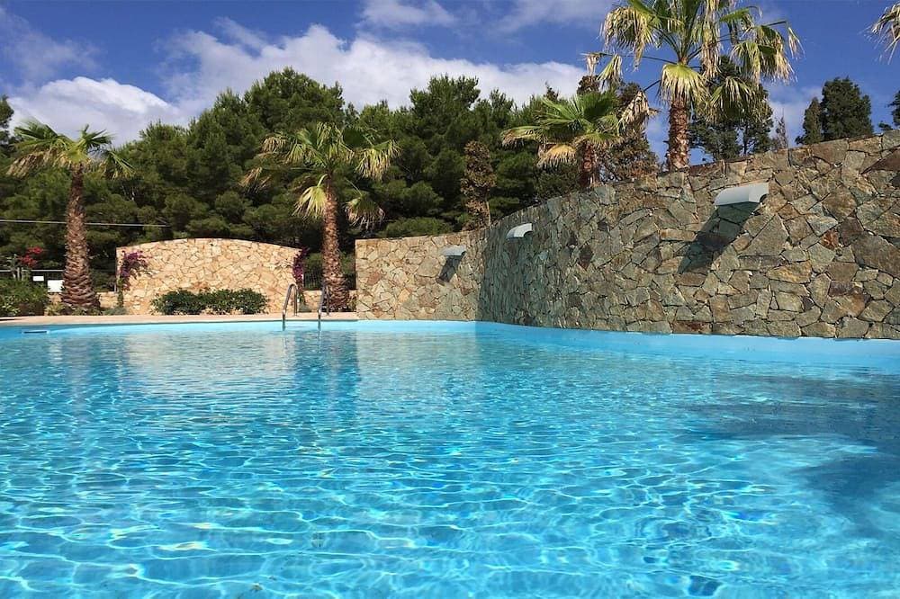 Wohnung mit Garten in Residenz mit Pool 1
