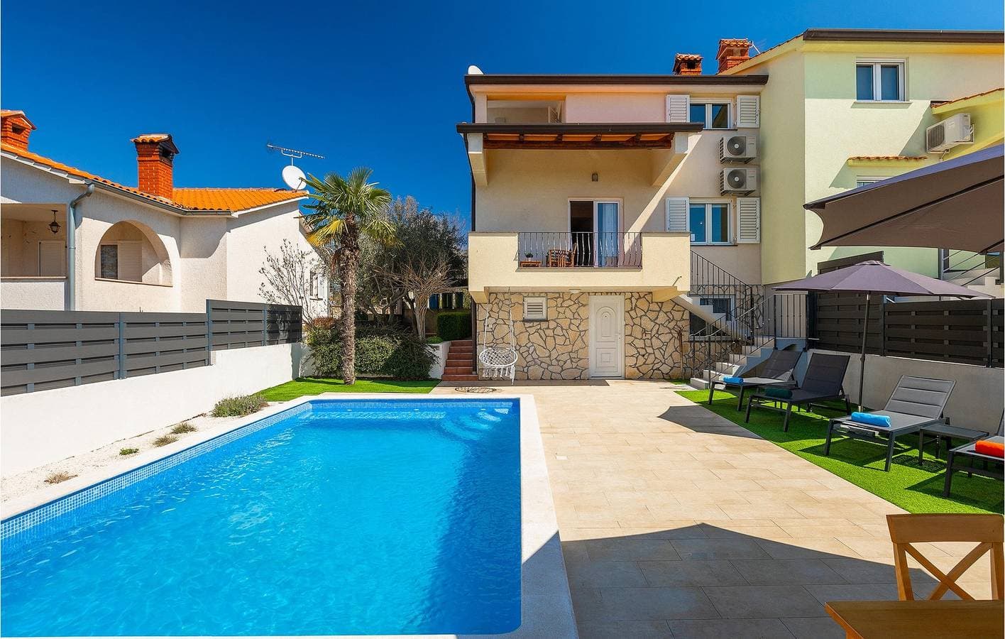 Foto 10 von 48: Charmantes Apartment mit einem Schlafzimmer und Pool in der Nähe der Sehenswürdigkeiten von Visnjan