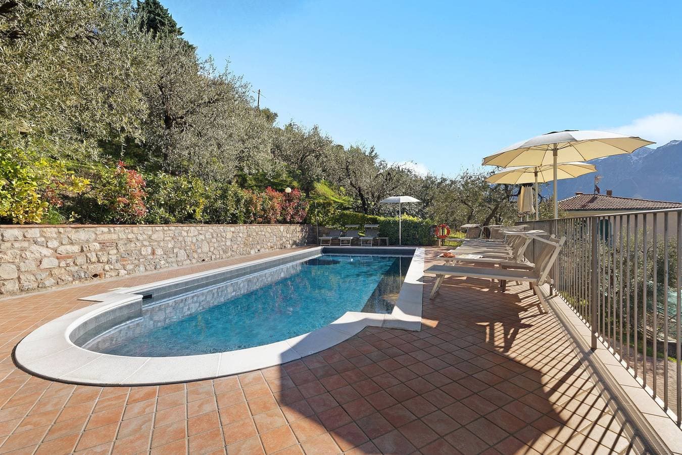 Foto 4 von 40: Ferienwohnung 'Rustico Spagnol 1' mit Seeblick, Pool und WLAN