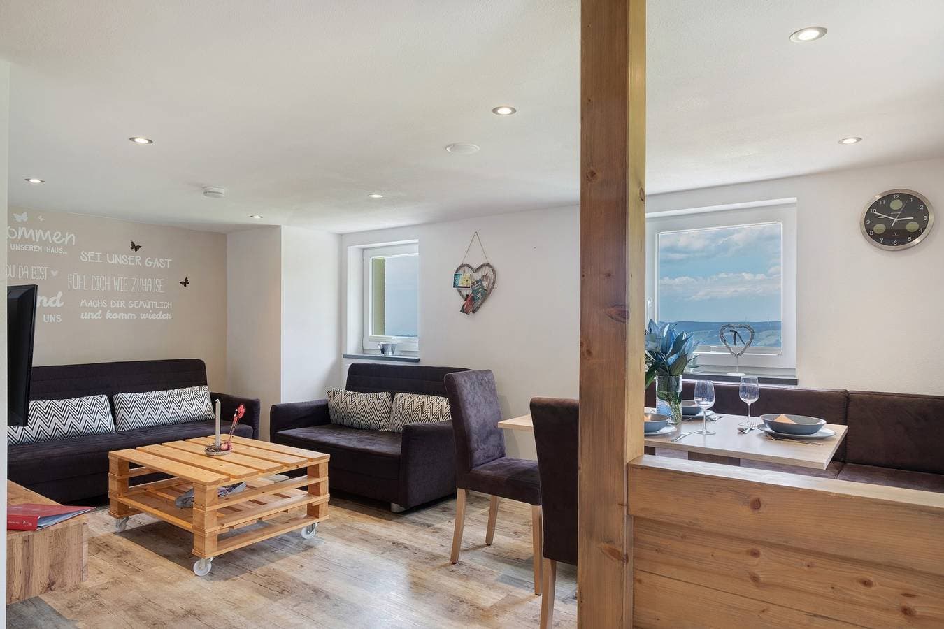 Foto 13 von 36: Ferienwohnung Zwergenschlössle mit Privatem Garten und Wi-Fi