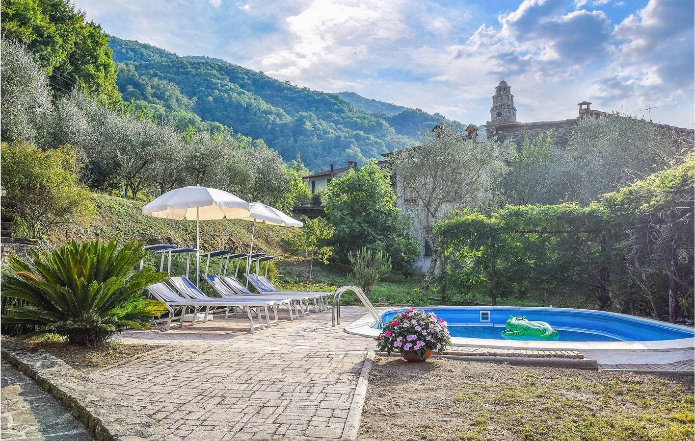 Foto 9 von 21: 100qm Wohnung mit WiFi, Pool und Garten