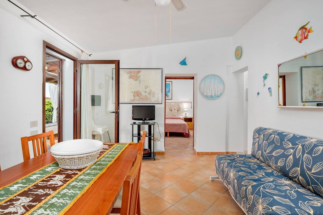 Foto 7 von 24: Charmante Villa mit Meerblick, WLAN, Garten und Terrasse