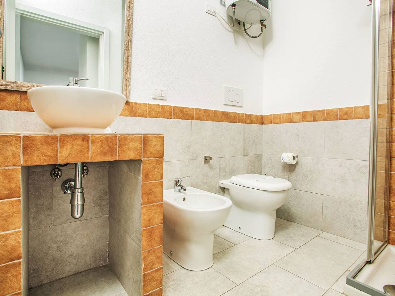 Foto 4 von 35: Monolocale divano letto