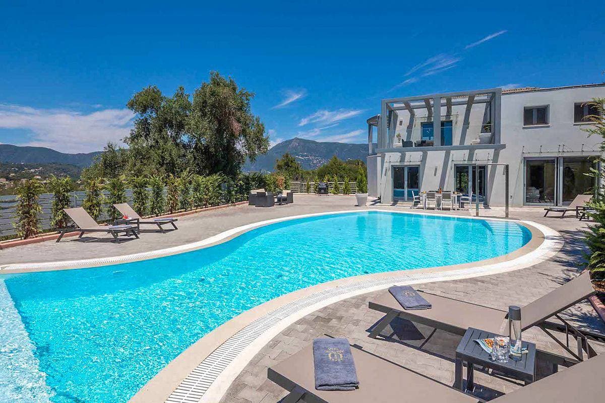 Foto 10 von 32: Villa für 12 Personen mit Balkon