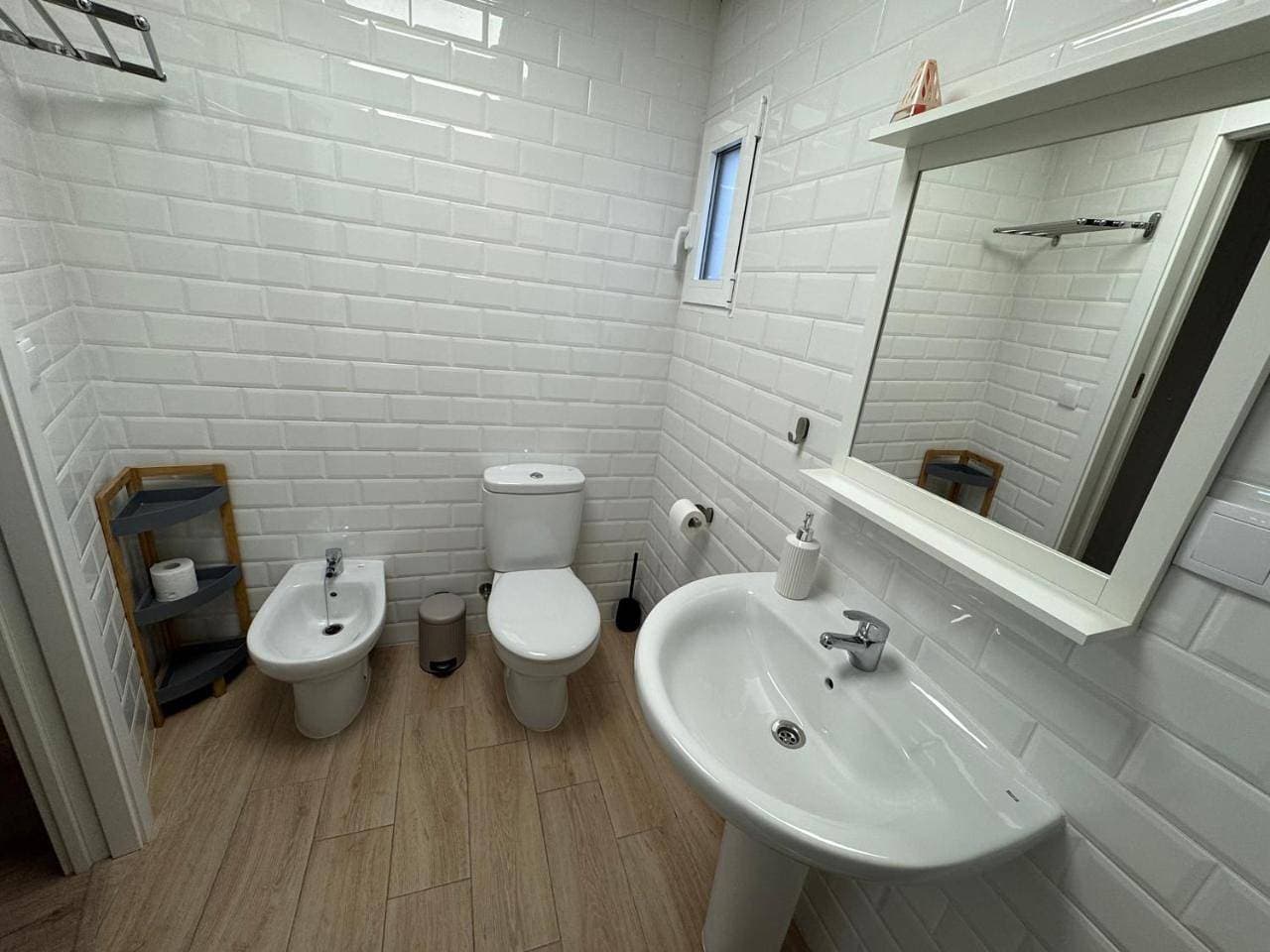 Foto 10 von 18: Three-Bedroom Apartment