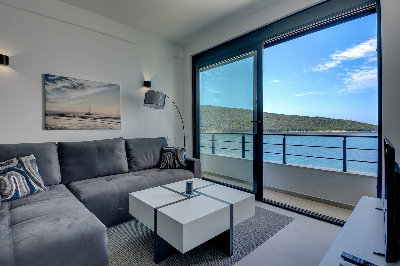 Sea Breeze Apartment 1
