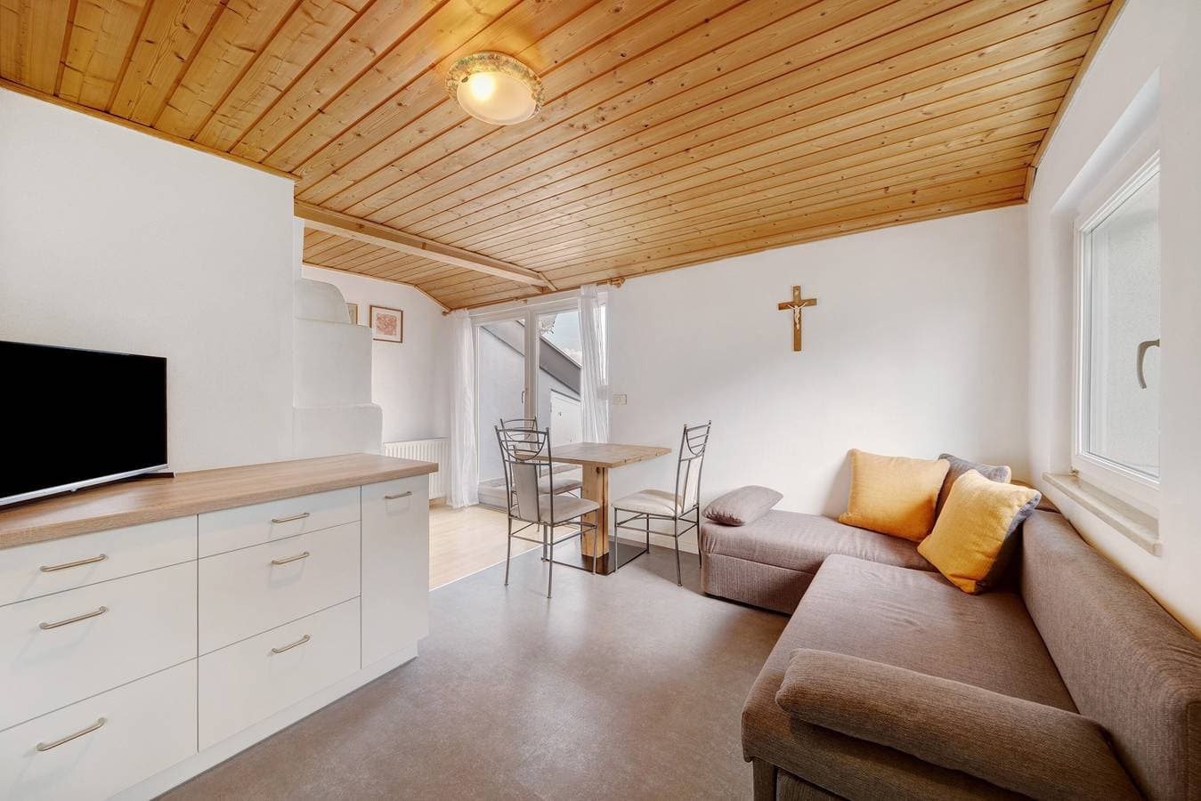 Foto 6 von 19: Ferienwohnung "Bergblick" mit Dachterrasse, Garten mit Pool