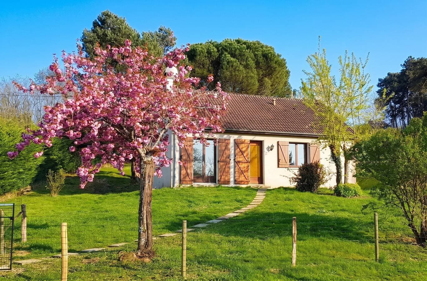 Charmantes Haus in Seigy, Gartenblick, haustierfreundlich 1