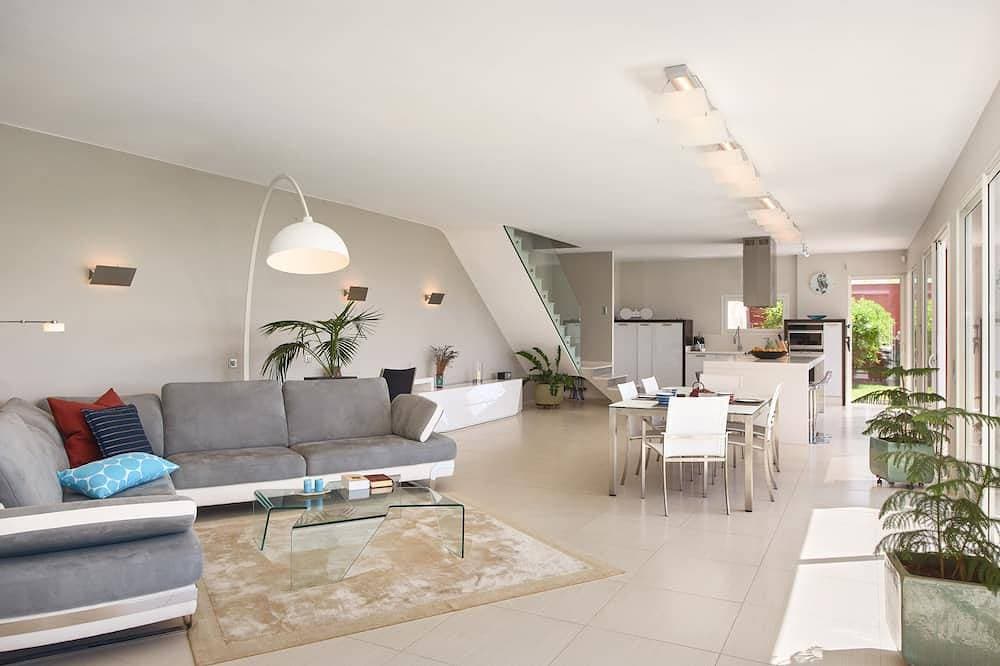 Foto 13 von 23: SunlightProperties: Splendid: Villa, 4 Bedroom/ 3 bath, jacuzzi, heated pool