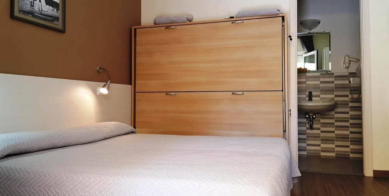Foto 3 von 5: Large Double or Twin Room