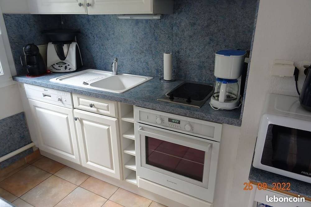 Apartment T3 with swimming pool 1