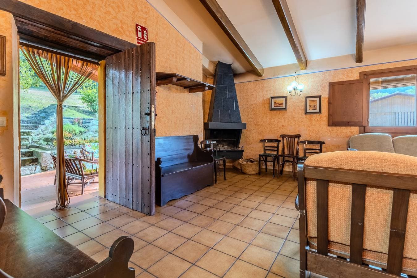 Foto 4 von 33: Landhaus 'Can Guidic' mit Bergblick, privatem Pool und WLAN