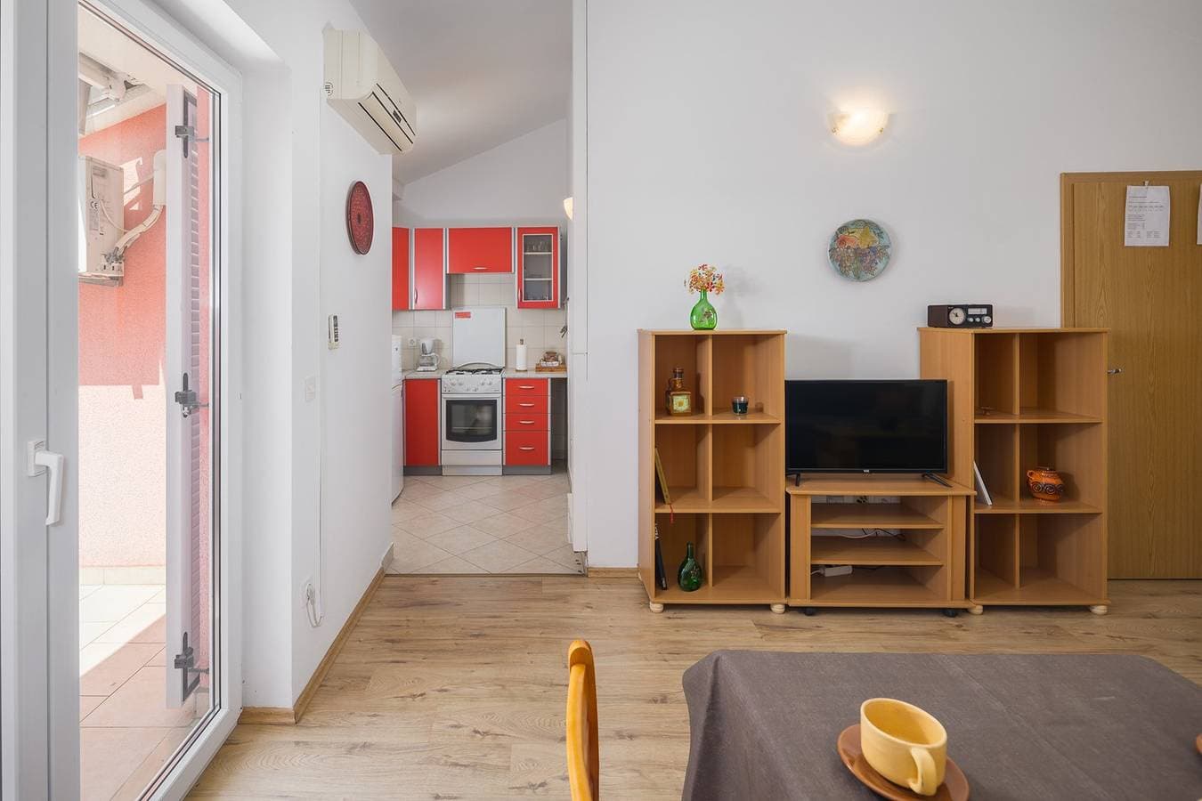 Foto 10 von 22: Apartment mit Meerblick, Balkon, WLAN und Parkplatz – 1,5 km vom Strand entfernt