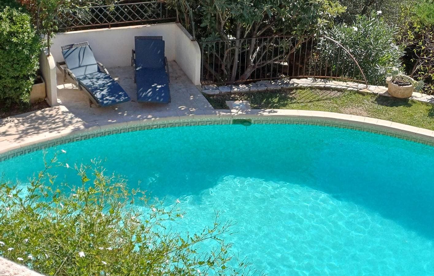 Foto 6 von 42: Apartment mit Meerblick, Parkplatz und Pool