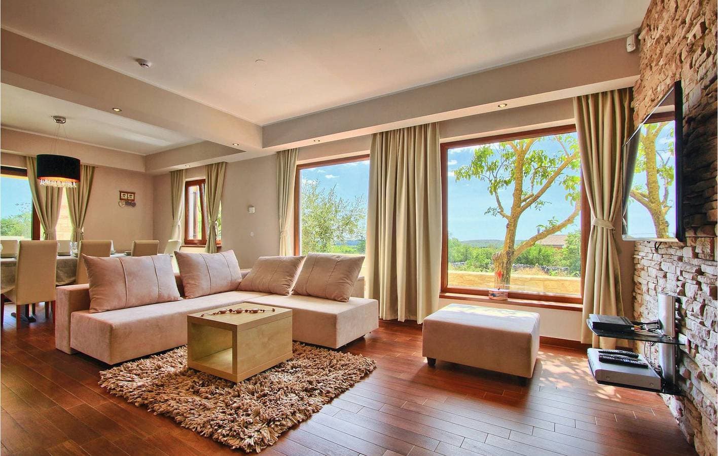 Foto 6 von 57: Geräumige Ferienwohnung mit Pool, WLAN und Parkplatz – der perfekte Urlaubsort!
