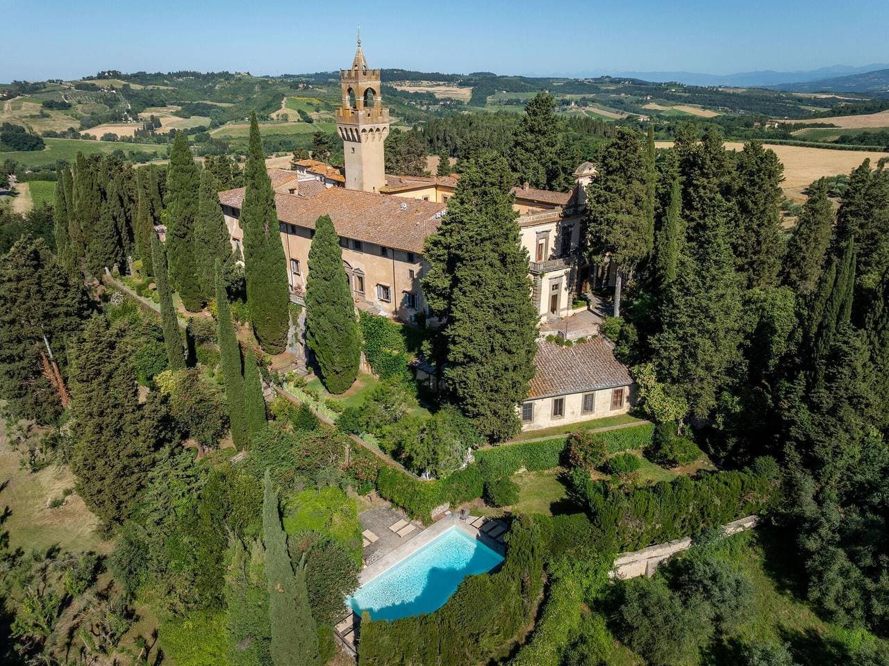 Foto 4 von 62: Schloss für 3 Personen mit Pool