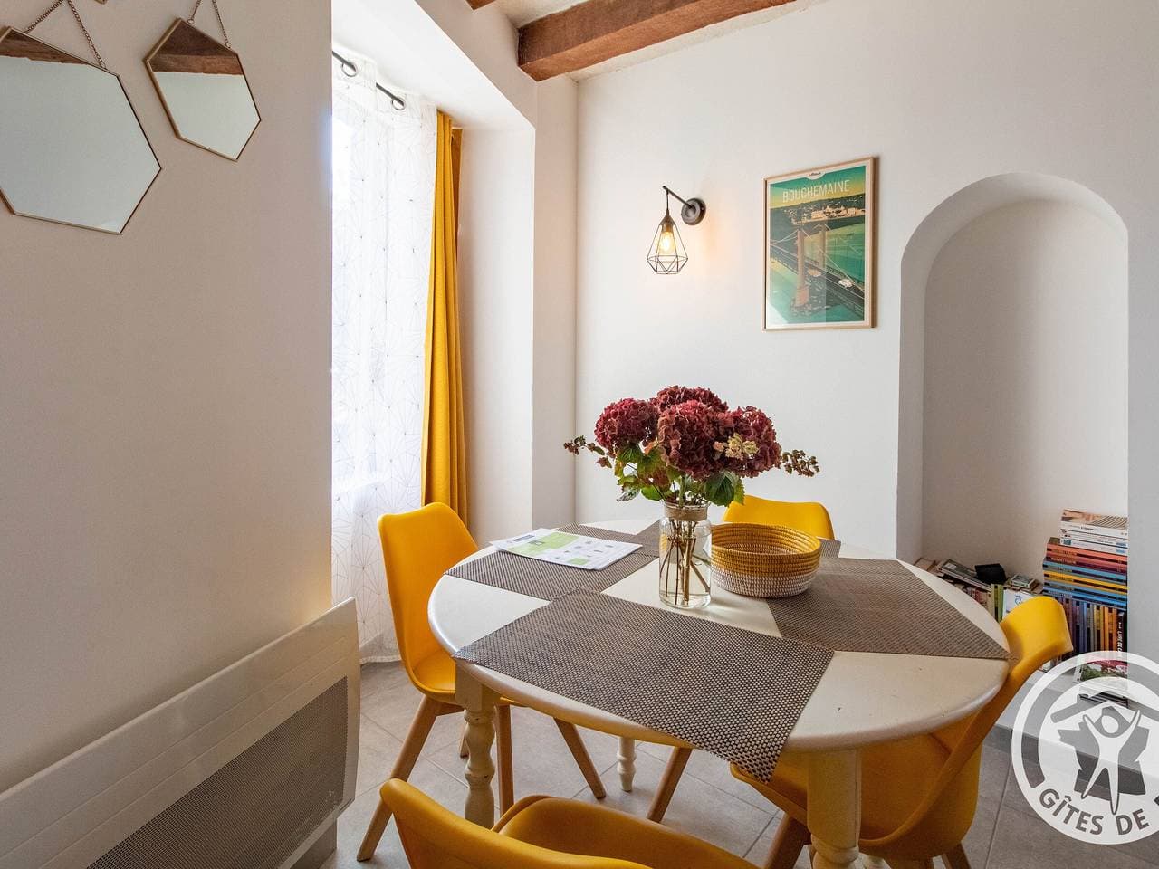 Foto 3 von 29: Charmante maison au bord de l'eau, près d'Angers, 2 chambres, confort moderne, idéal pour familles