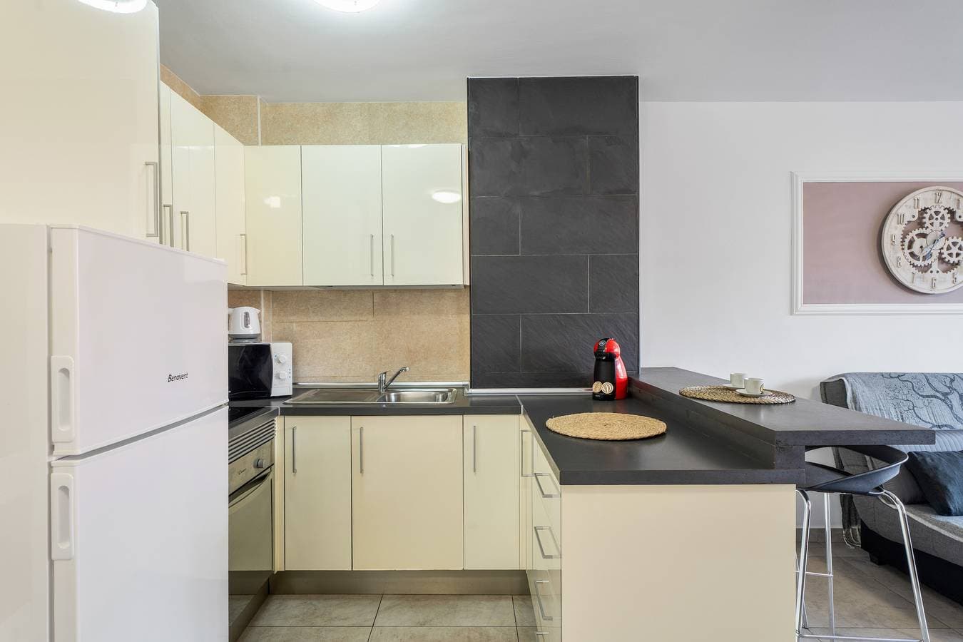 Foto 8 von 33: Ferienwohnung 'Chasna' mit Gemeinschaftspool, Gemeinschaftsgarten und WLAN
