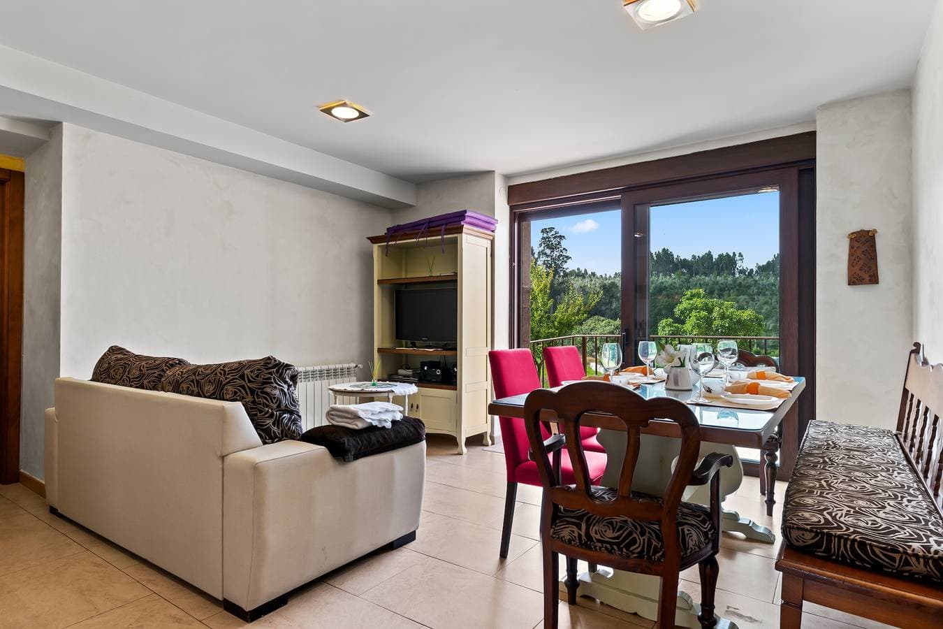 Foto 4 von 25: Ferienwohnung 'La Llosa' mit Bergblick, privater Terrasse und WLAN