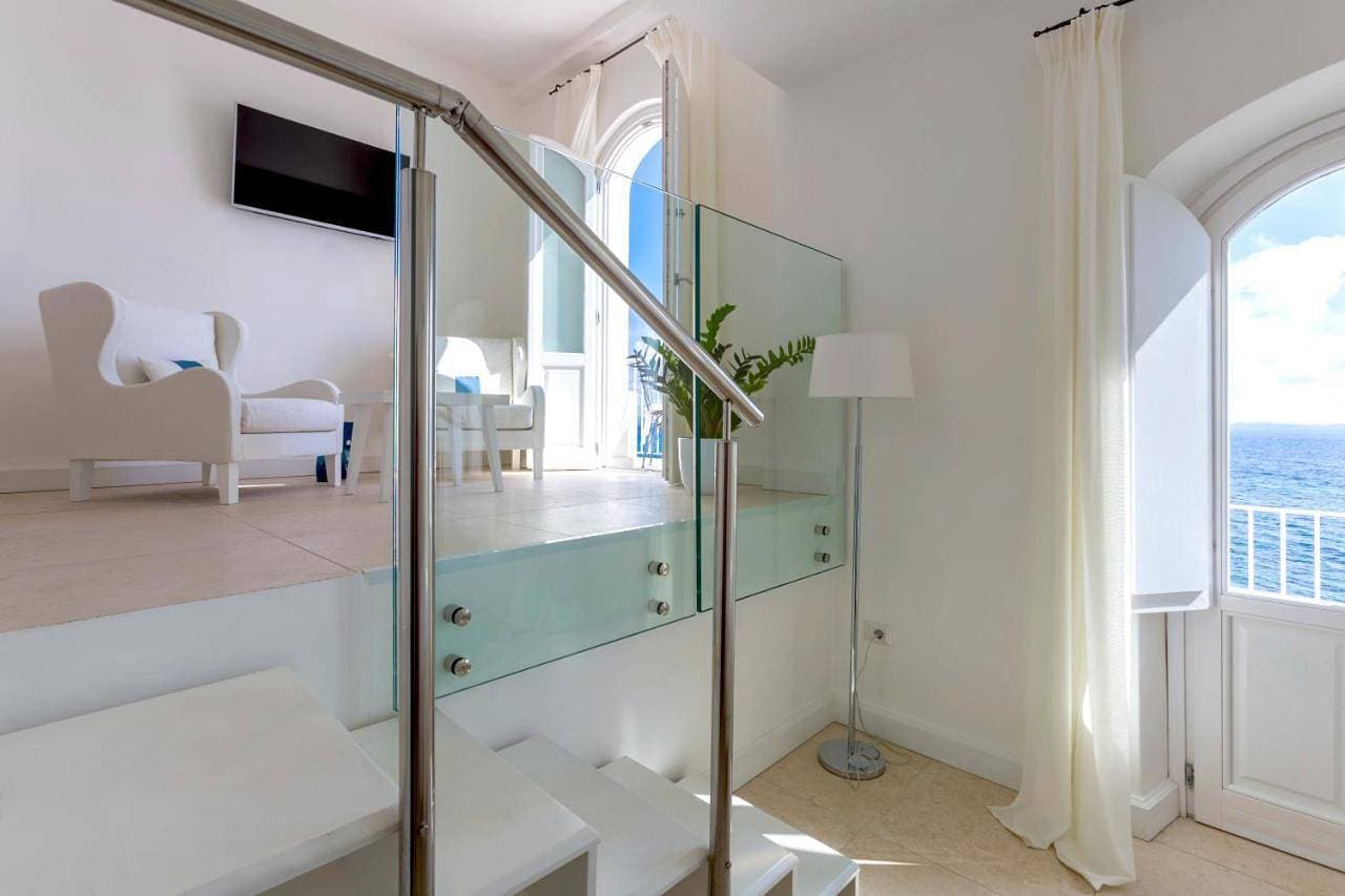 Foto 5 von 15: Deluxe Double Room with Side Sea View