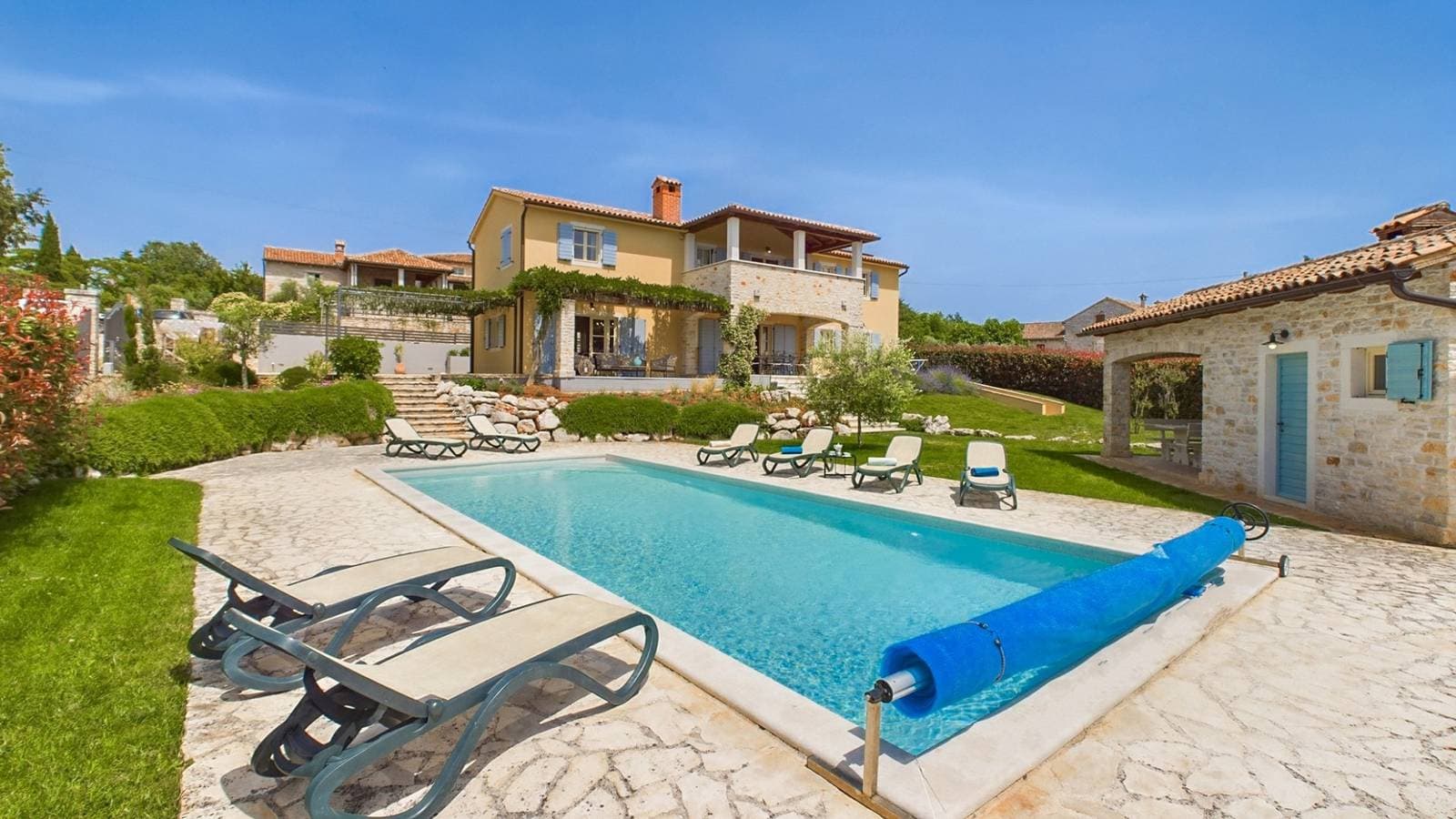 Villa Azzurra by Villas Guide 1