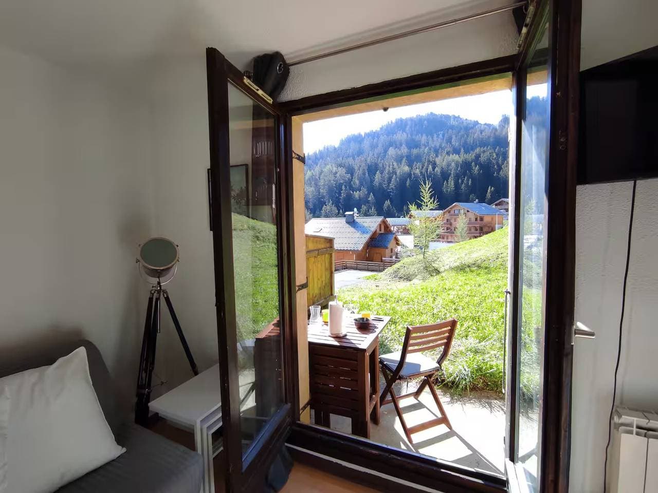 Foto 7 von 38: Studio-Apartment 'Le Refuge Douillet' mit Bergblick und privater Terrasse