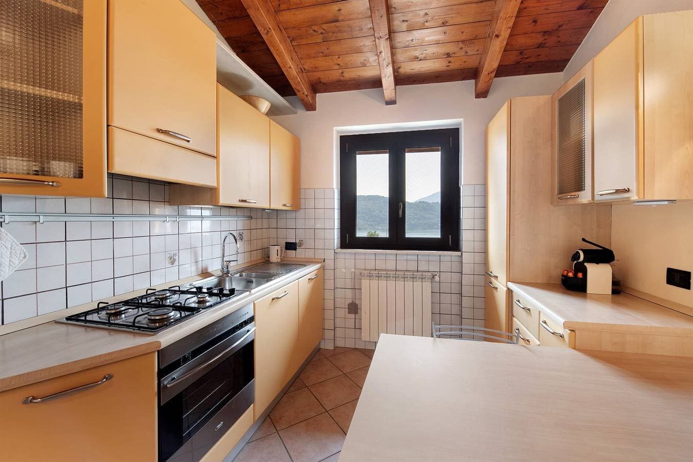Foto 10 von 21: Ferienwohnung 'Miralago Marone' mit Seeblick, privatem Balkon und Wi-Fi