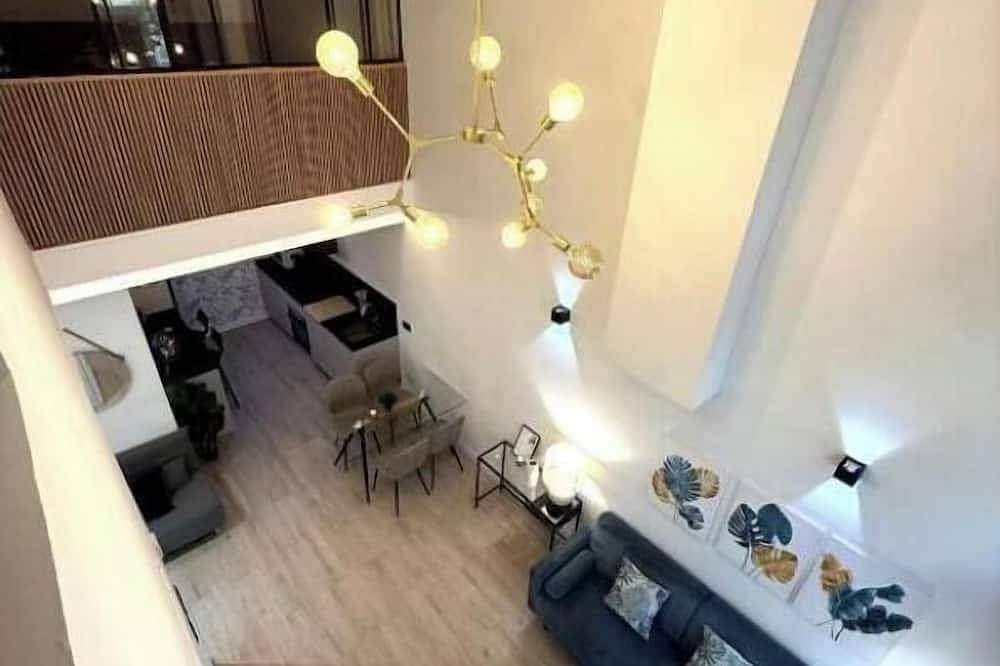 Foto 12 von 30: Stylish 120 m² Duplex Near Atocha Station – Sleeps 8, A/C & Fast WiFi