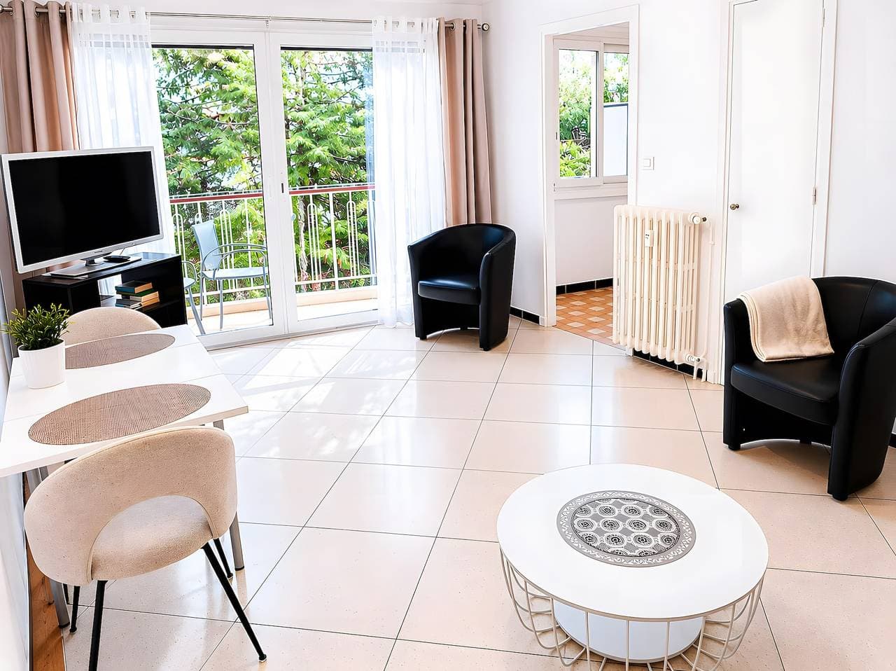 Foto 3 von 22: Studio „En Bord De Mer“ mit Balkon und WLAN