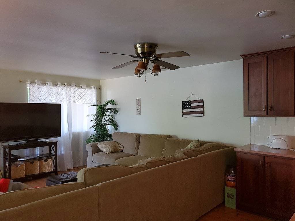 Foto 10 von 17: Beautiful Lake view from the Upper Deck!!  Entire House!