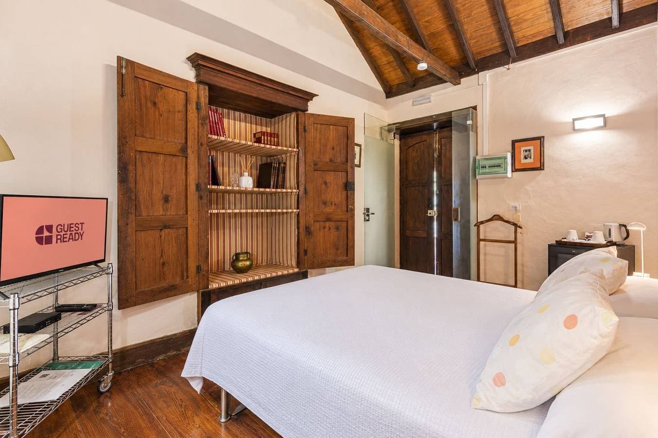 Foto 9 von 28: GuestReady - Las Calas 9 Double Room Rosa