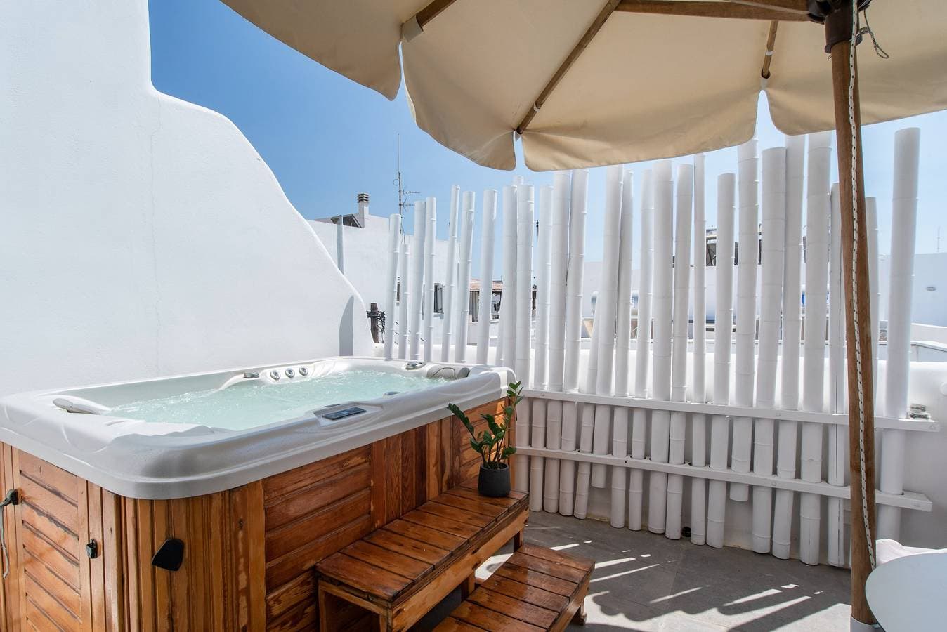 Narcissus Luxury Suites - Theseus 1