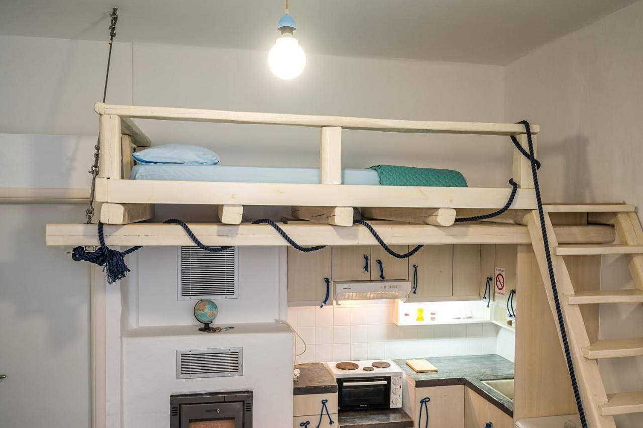 Foto 5 von 13: Γκαρσονιέρα #2 υπνοδωμάτιο σε οντά