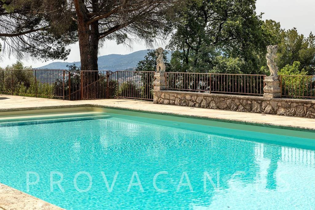 Foto 10 von 84: Großes Ferienhaus mit Pool in Cabris - Grasse