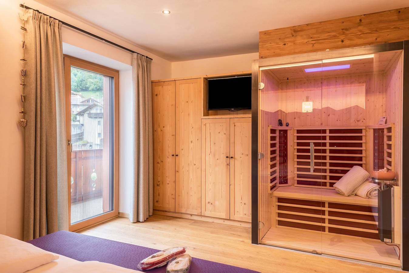Foto 3 von 28: Ferienwohnung "Talblick" mit Bergblick, WLAN, Süd-Balkon. Auf Anfrage mit Infrarot Sauna.