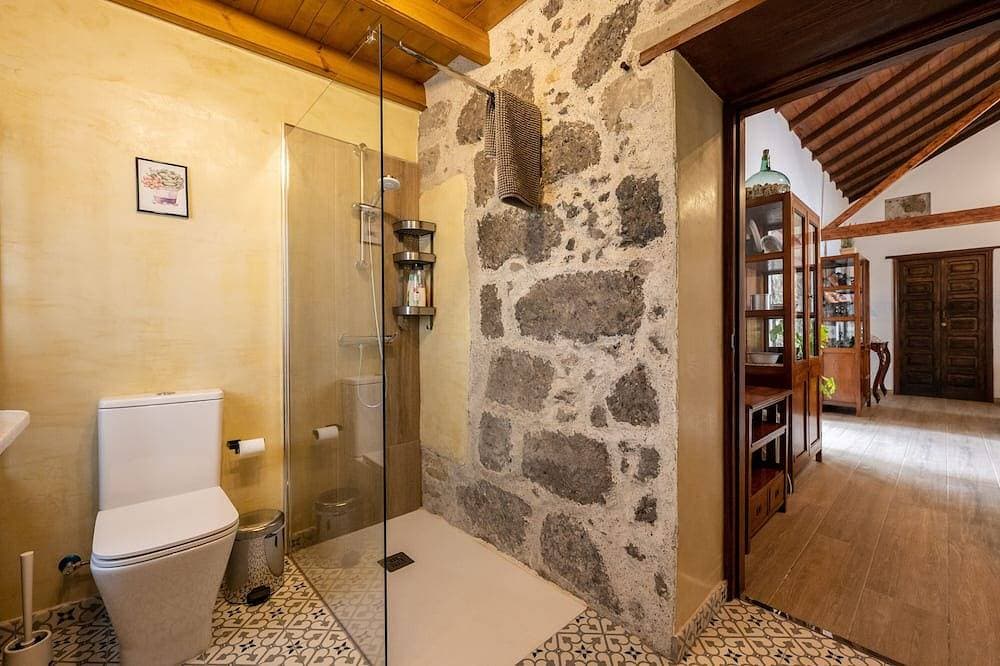 Foto 5 von 30: Quiet and cozy rural house with Jacuzzi and Barbecue