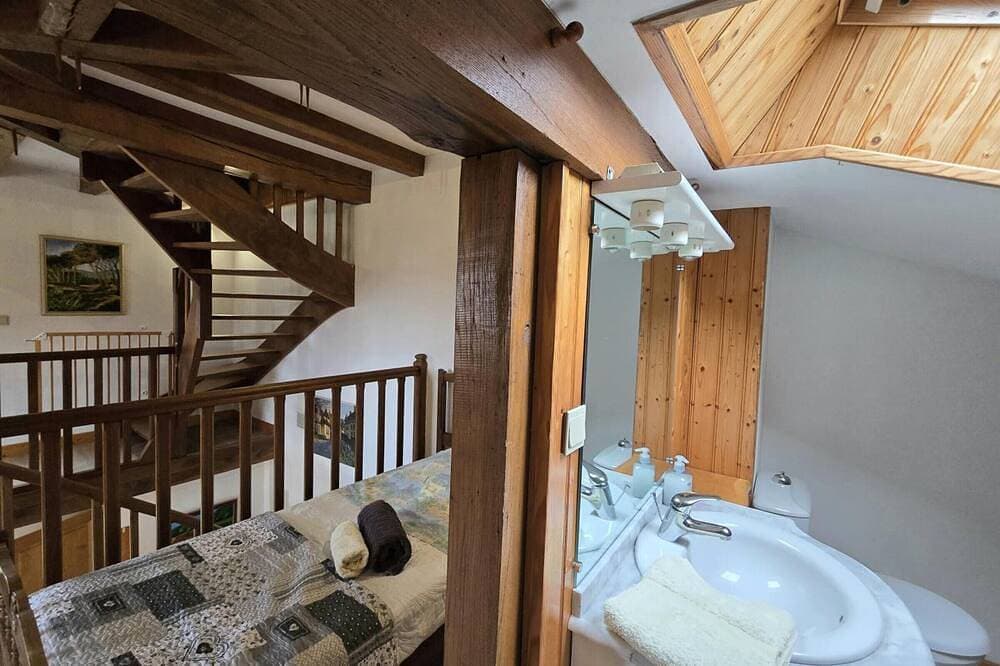 Foto 7 von 30: Charmante maison avec piscine, jardin de 3500m², salle de sport et cheminée à Villamblard