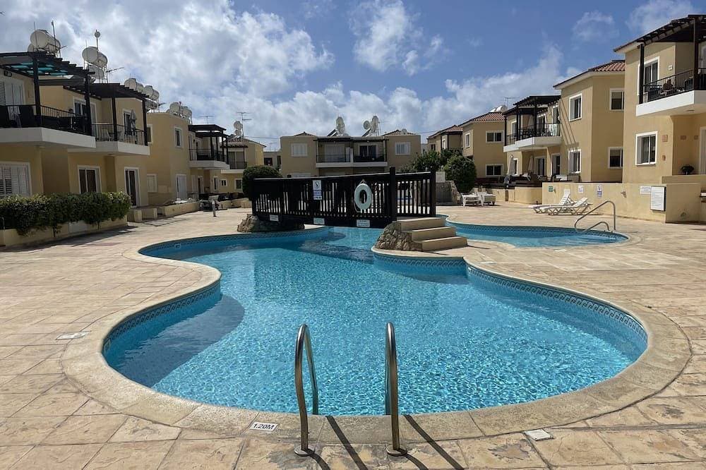 Beautiful holiday home close to everything in Paphos 1