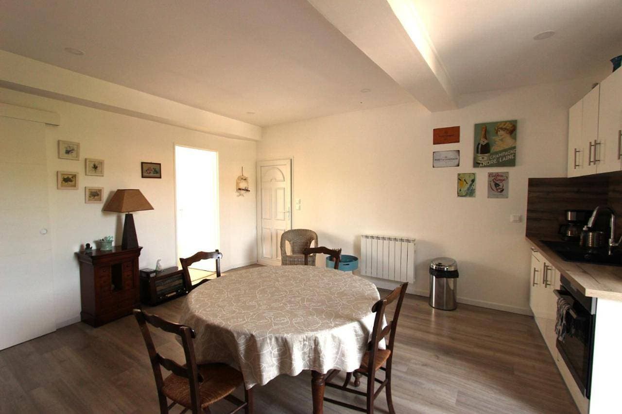Foto 4 von 11: Two-Bedroom Apartment