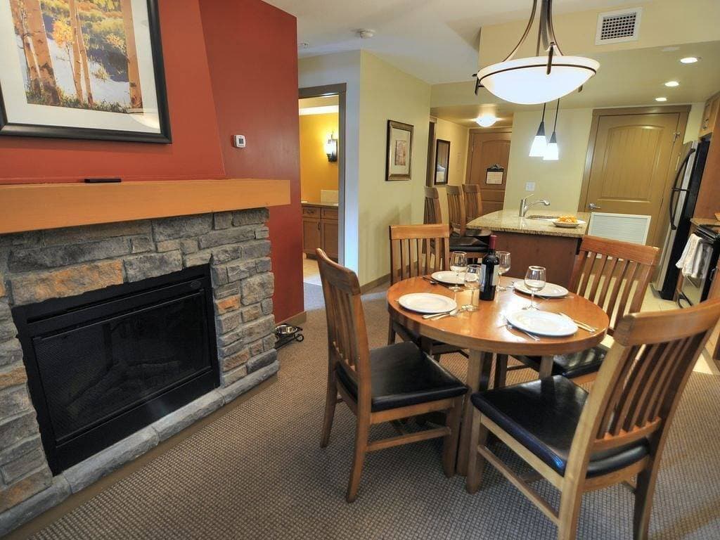 Foto 12 von 28: Copperstone 2Br in den kanadischen Rocky Mountains - hundefreundlicher, geteilter Whirlpool