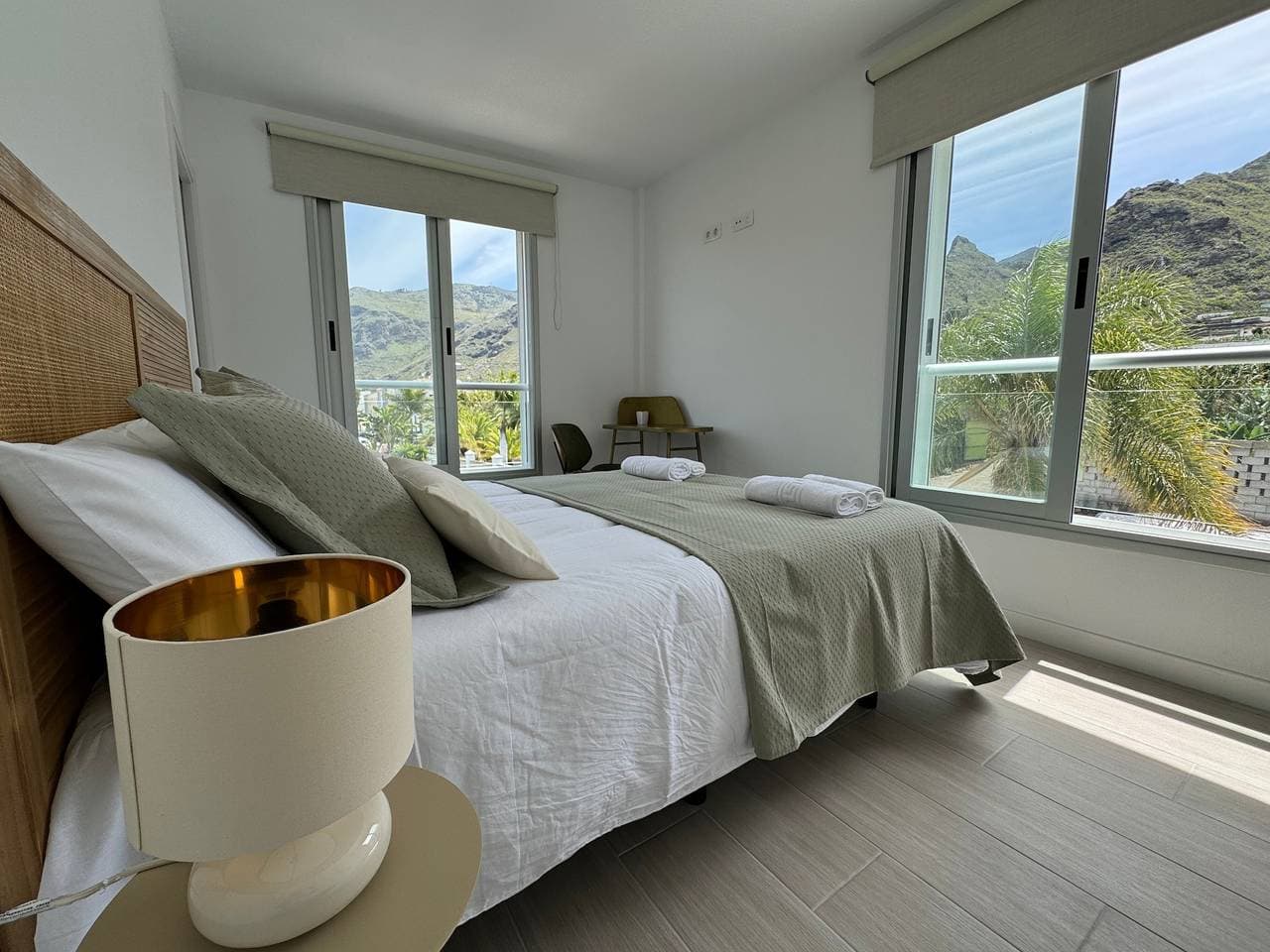 Foto 7 von 33: Ferienwohnung 'Apto Moderno Con Vistas Únicas' mit Meerblick, privater Terrasse und WLAN