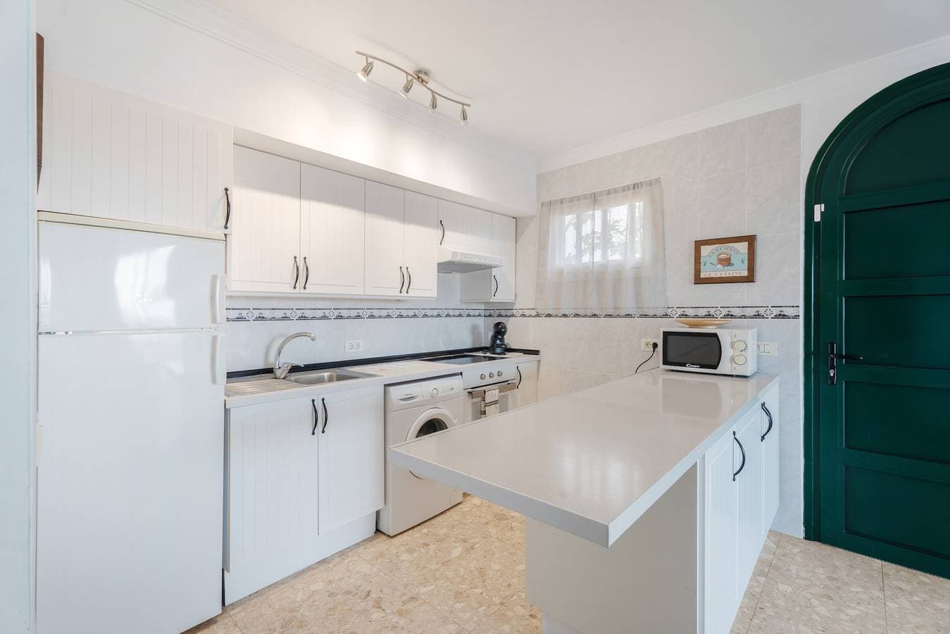 Foto 8 von 29: Ferienwohnung 'Libra Amarilla Golf' mit Meerblick, Gemeinschaftspool und WLAN